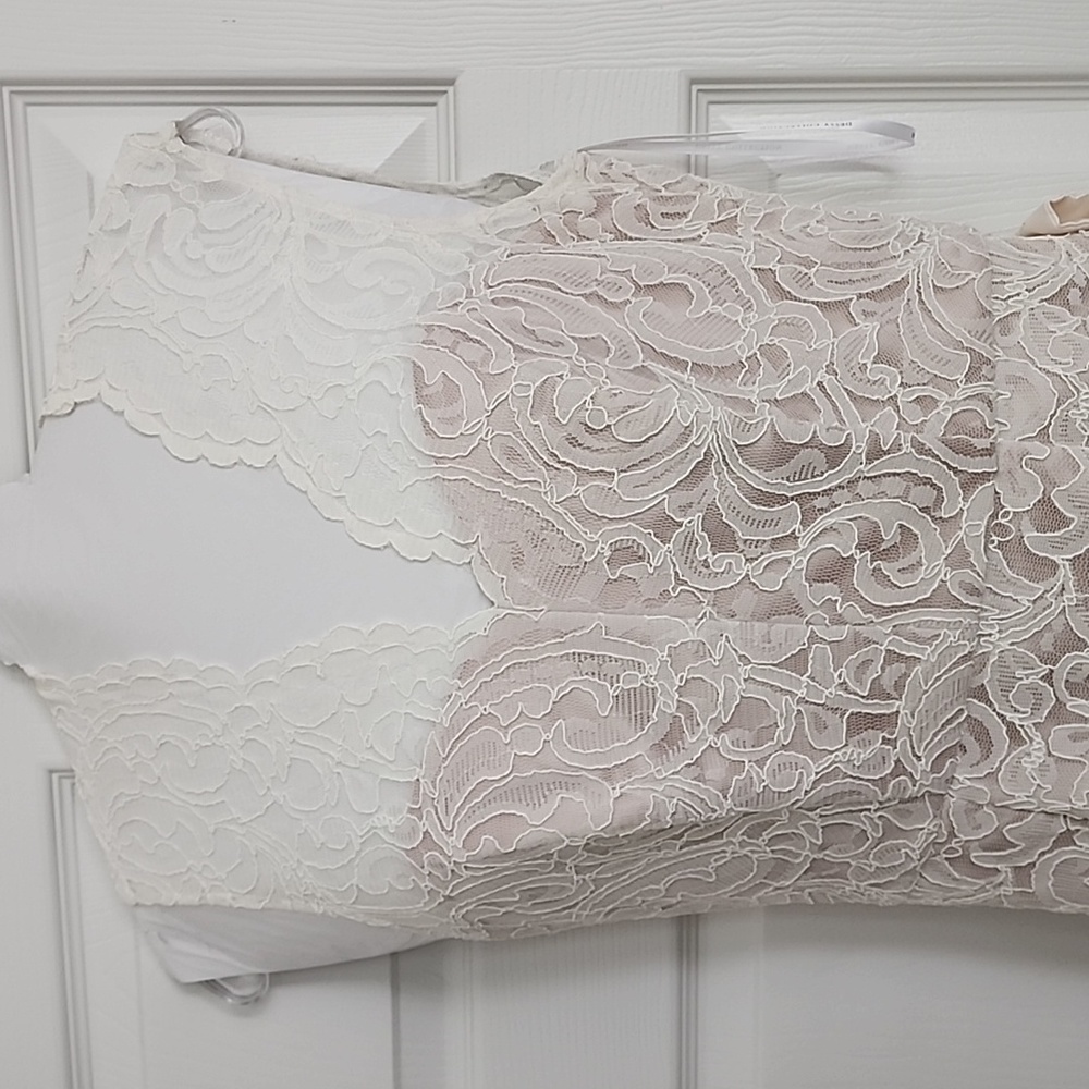 Cream Lace Cocktail dress